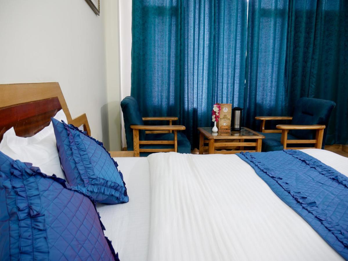 New Ambika International Mall Road Hotel Manāli Zewnętrze zdjęcie