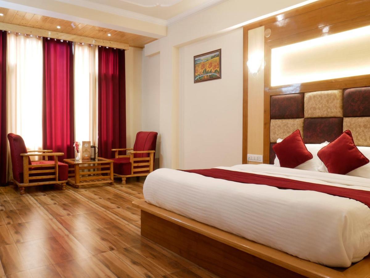 New Ambika International Mall Road Hotel Manāli Zewnętrze zdjęcie