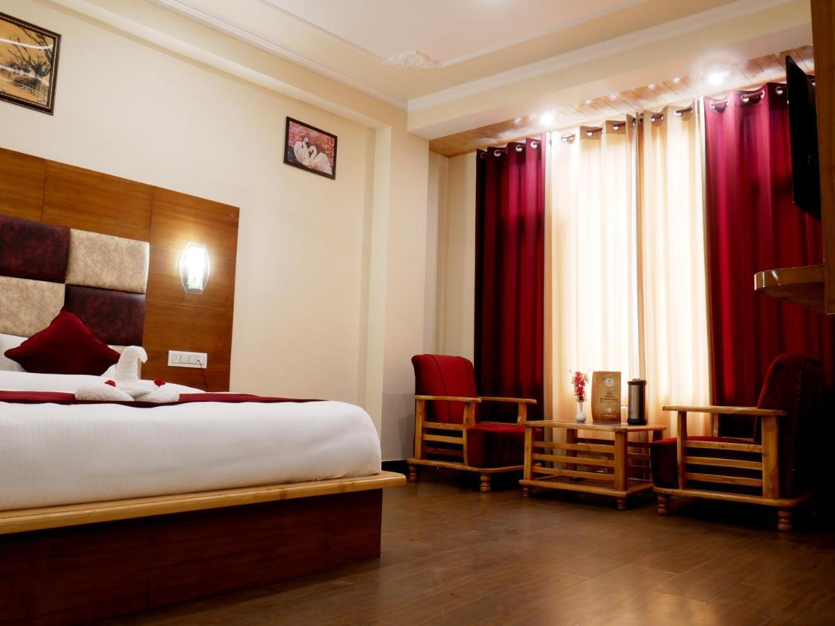 New Ambika International Mall Road Hotel Manāli Zewnętrze zdjęcie