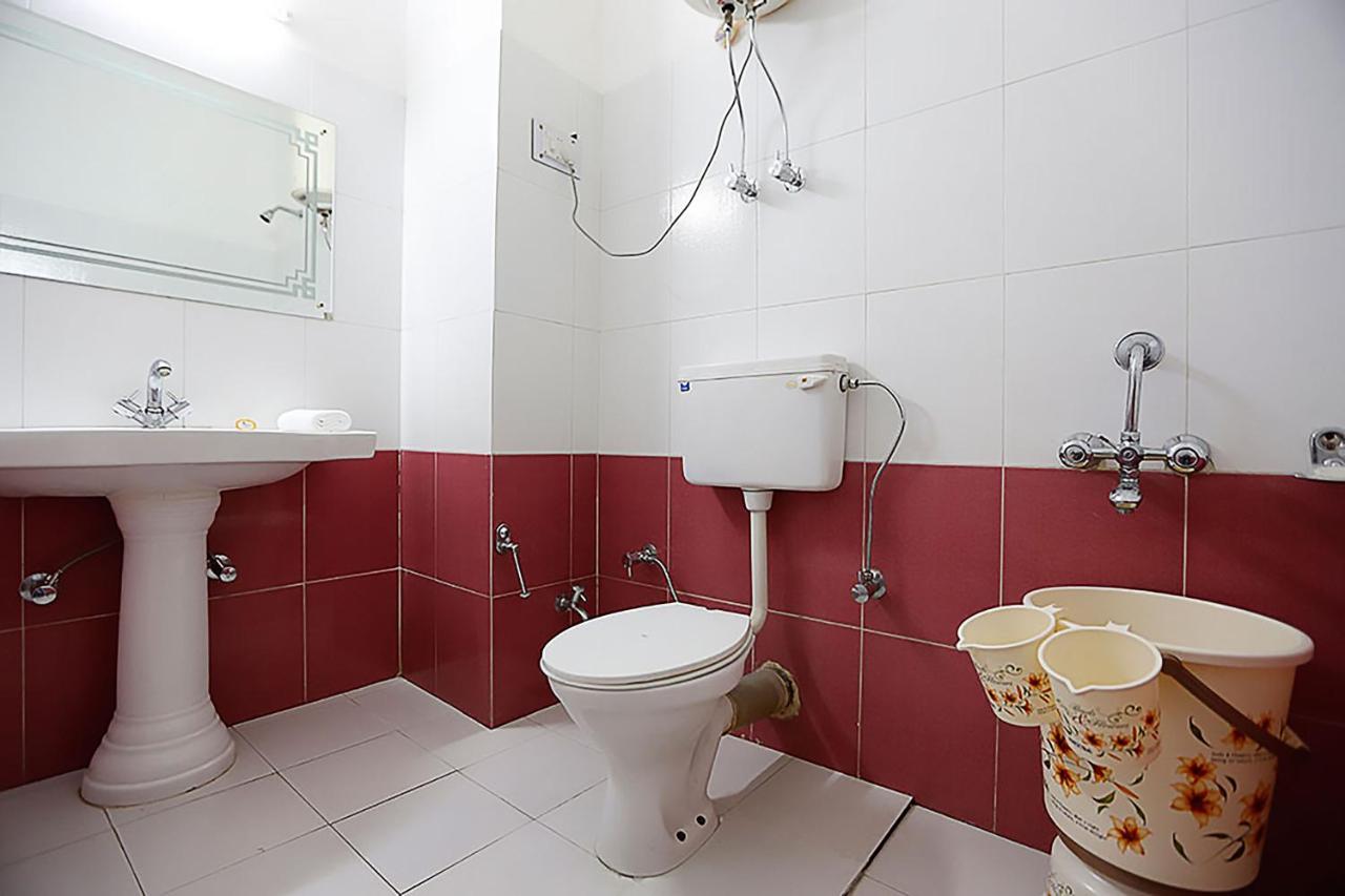New Ambika International Mall Road Hotel Manāli Zewnętrze zdjęcie