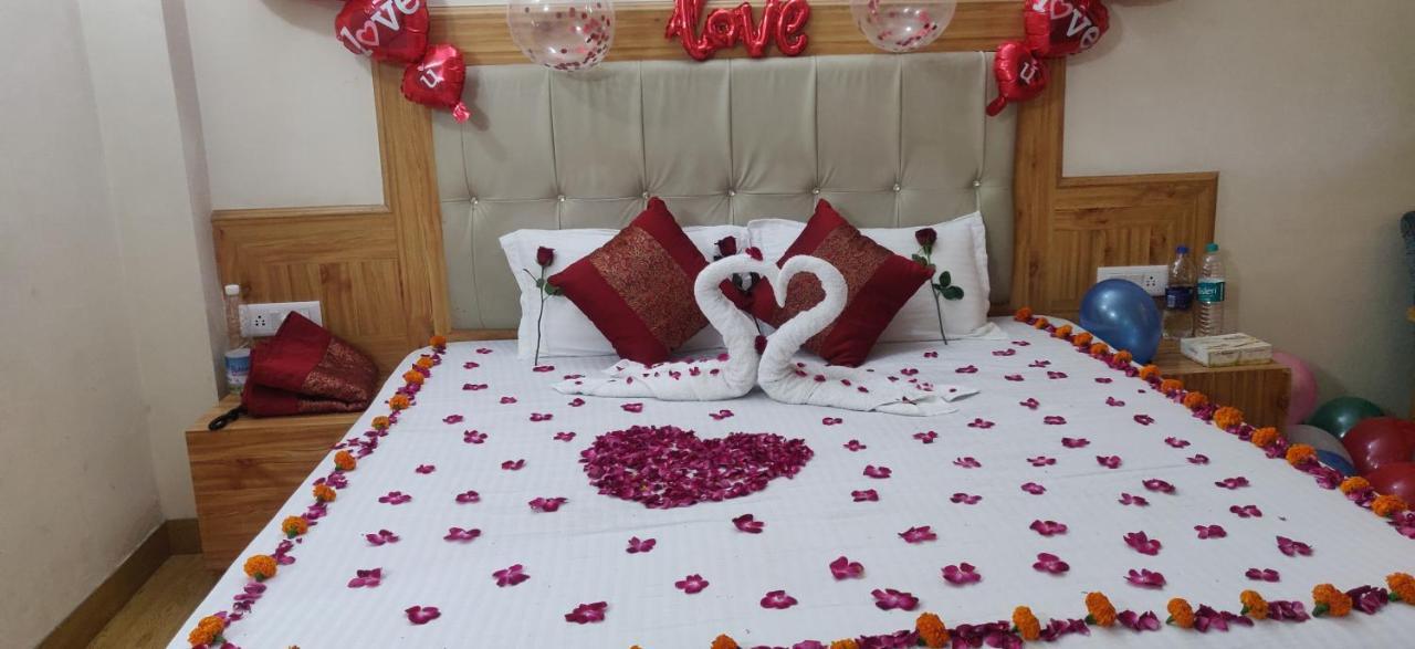 New Ambika International Mall Road Hotel Manāli Zewnętrze zdjęcie