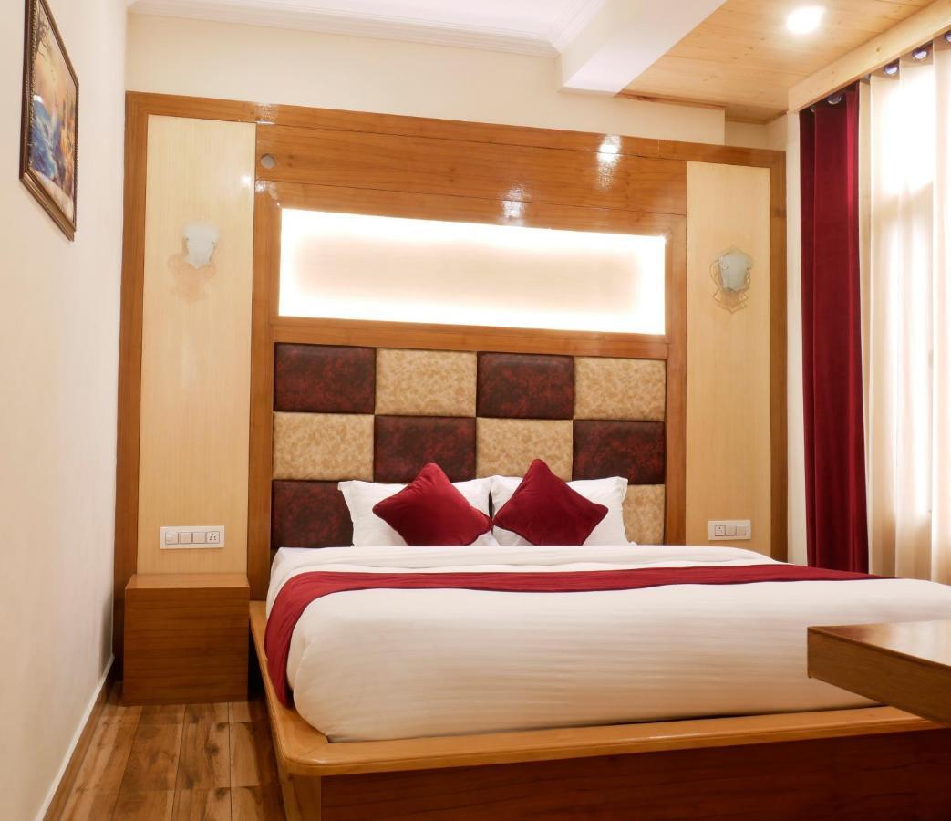 New Ambika International Mall Road Hotel Manāli Zewnętrze zdjęcie