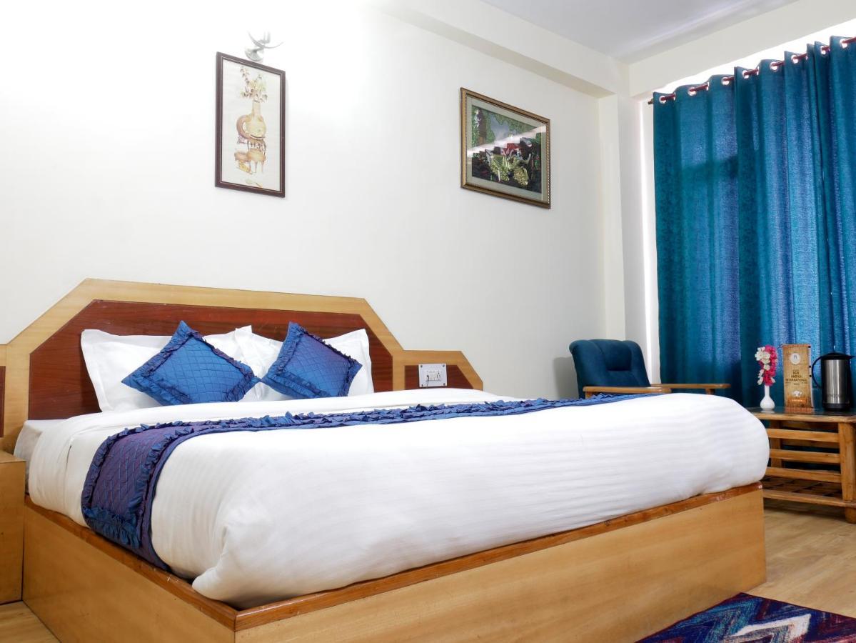 New Ambika International Mall Road Hotel Manāli Zewnętrze zdjęcie