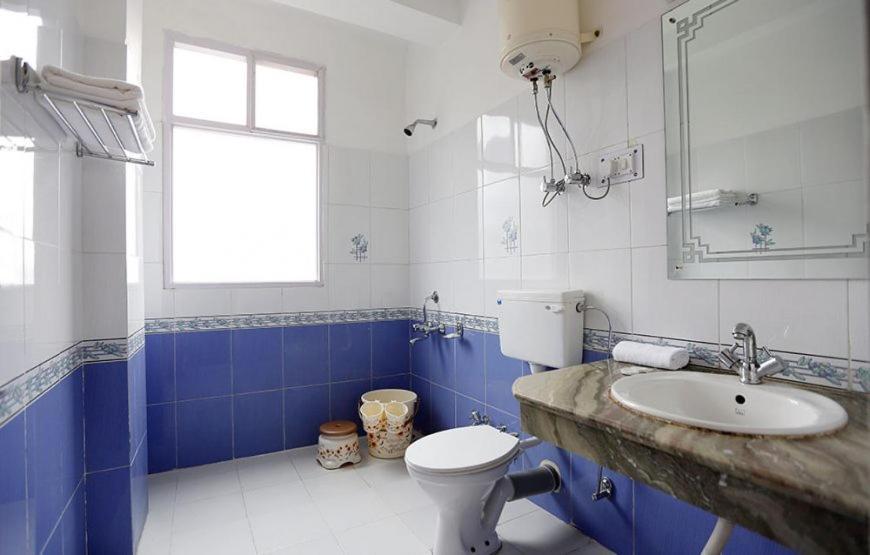 New Ambika International Mall Road Hotel Manāli Zewnętrze zdjęcie